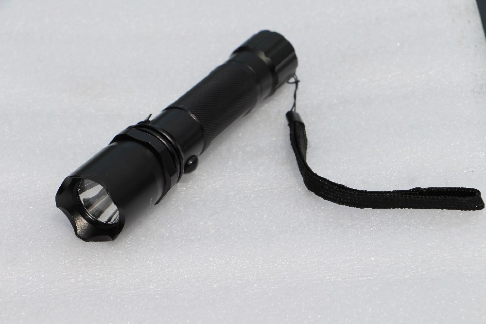 DOJW7621 警用强光手电筒