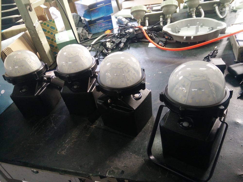 DOGAD319平台强光探照灯