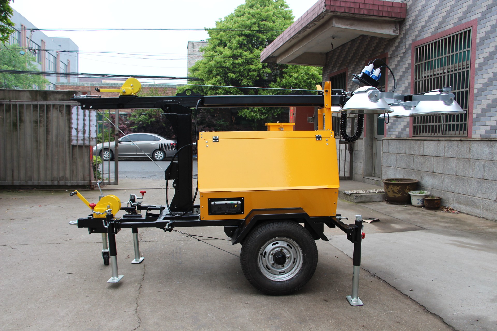 DOSFW61130 高亮度移动照明灯