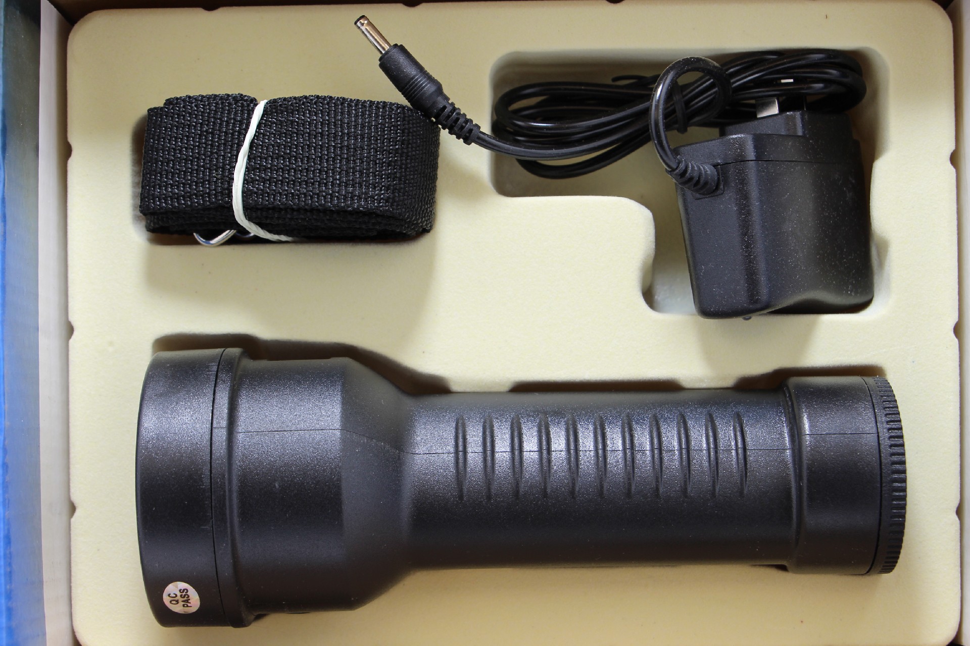 DOJW7500 固态强光电筒