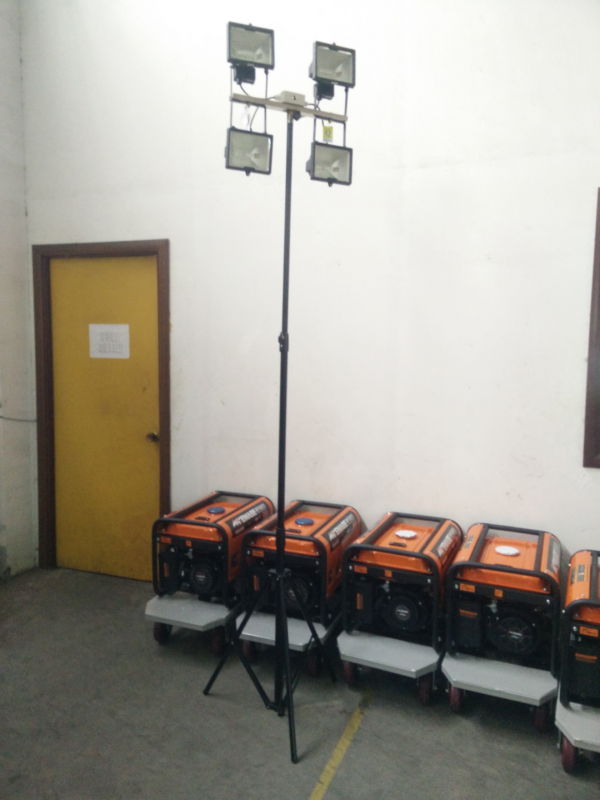 DOFW3000A 便携式升降工作灯