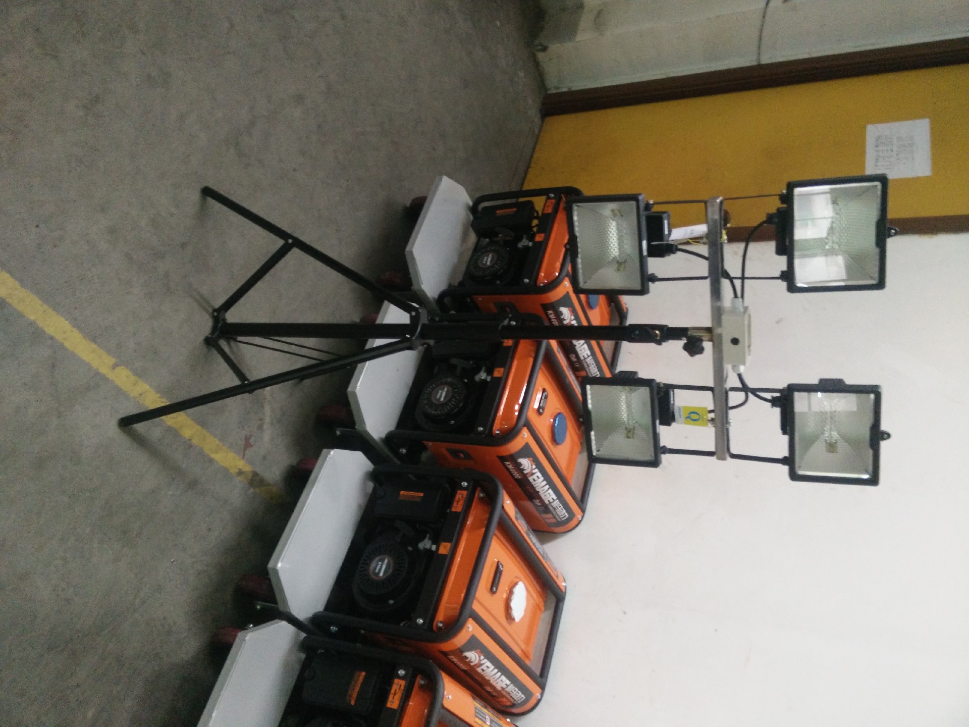 DOFW3000A 便携式升降工作灯