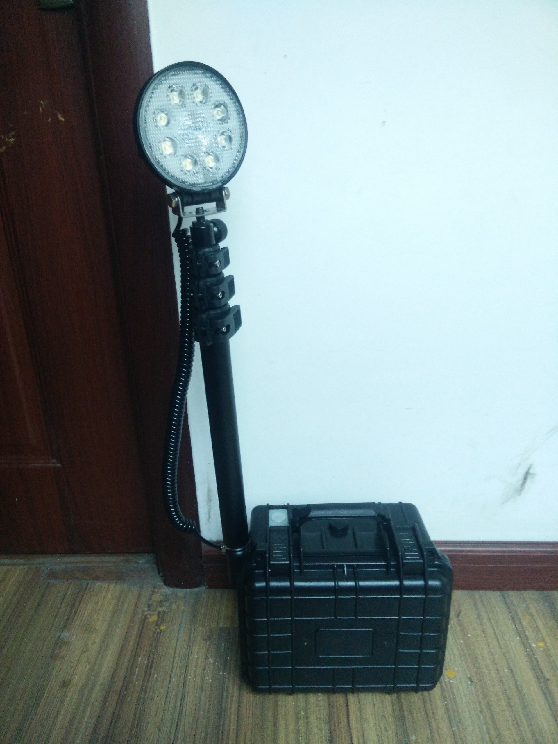 DOT135便携式照明工作灯 一、适用范围：